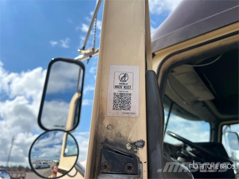 Mack CXU613 Autotractoare