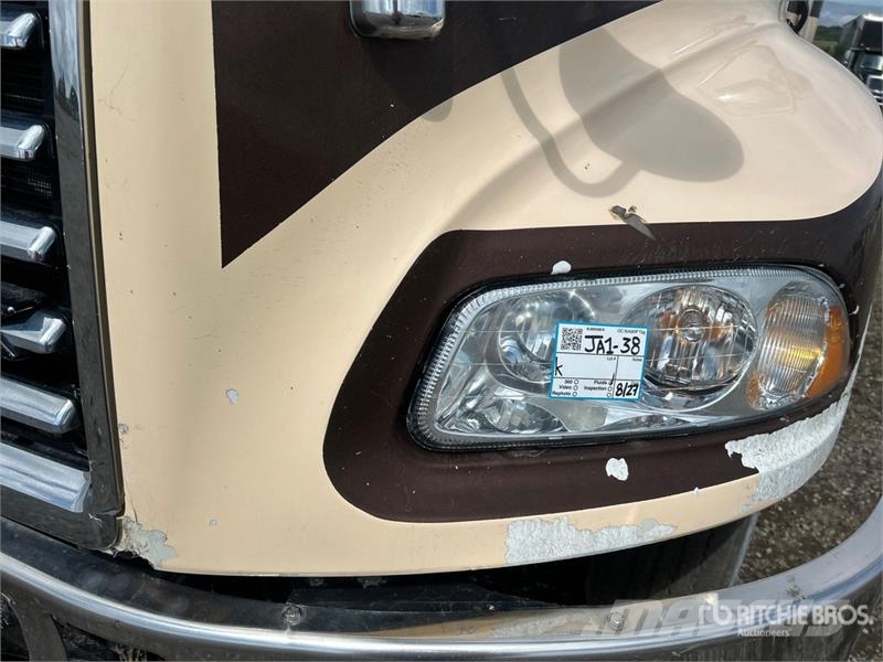 Mack CXU613 Autotractoare