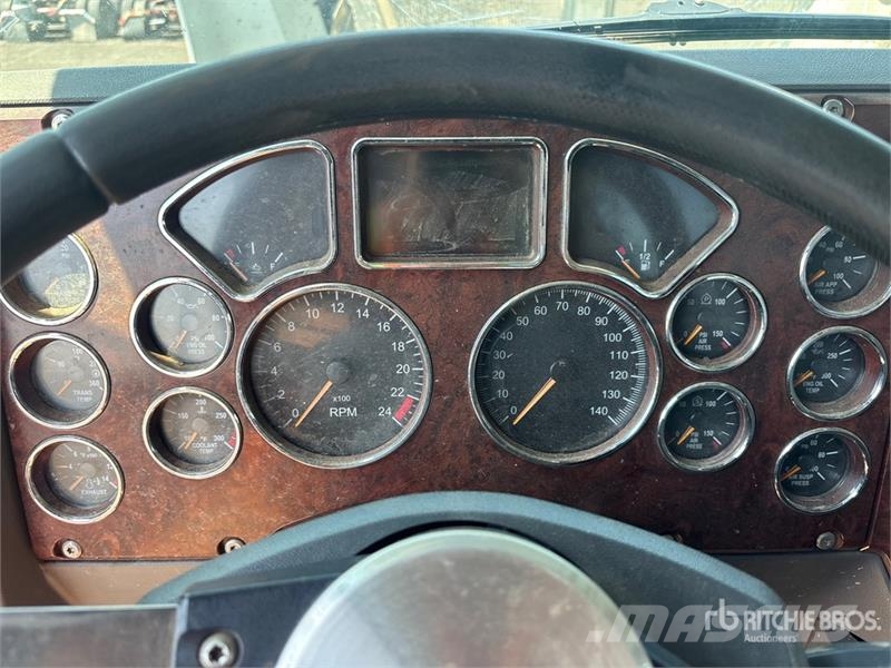 Mack CXU613 Truck Tractor Units