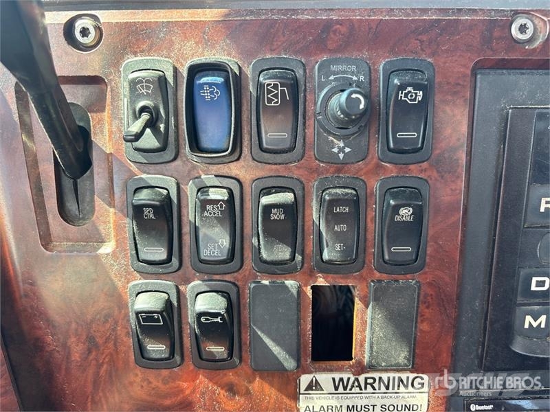 Mack CXU613 Autotractoare