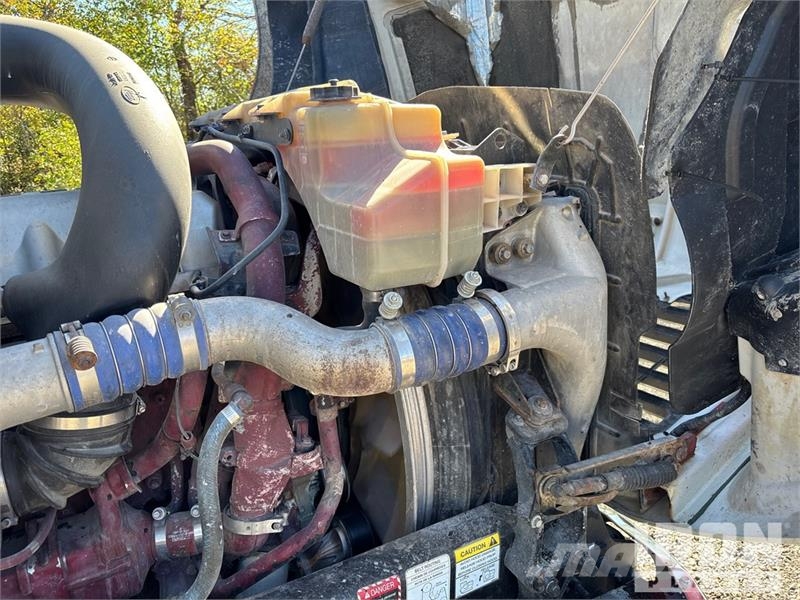 Mack CXU613 Тягачі