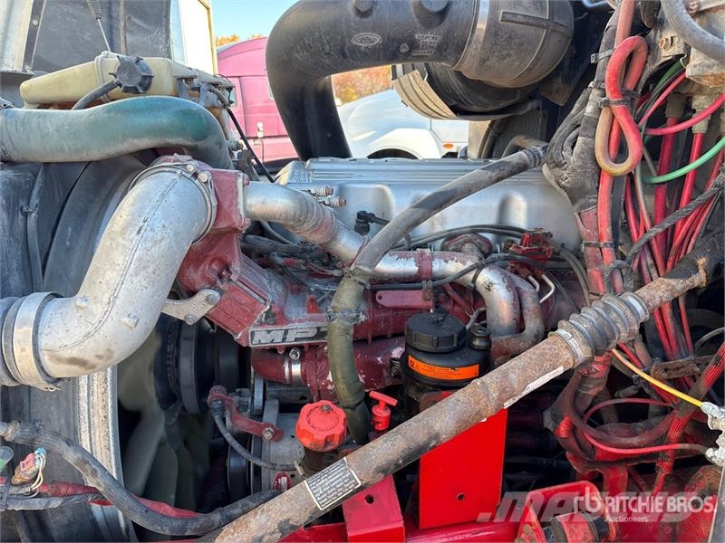 Mack CXU613 وحدات الجر