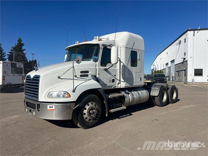 Mack CXU613 Tracteur routier