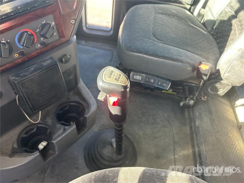 Mack CXU613 Tracteur routier