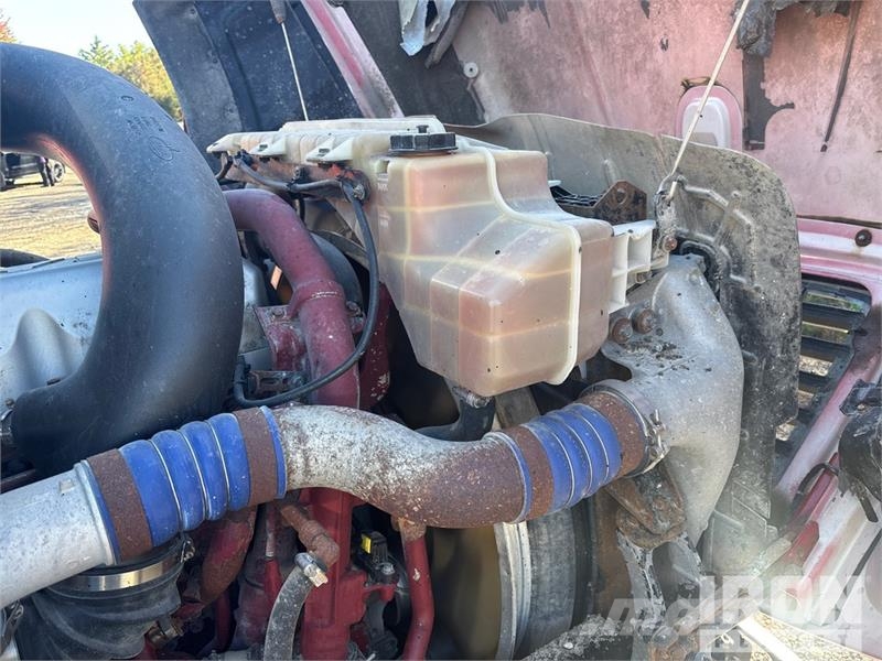 Mack CXU613 Тягачі