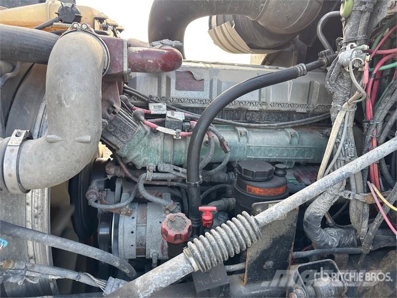 Mack CXU613 Vlačilci