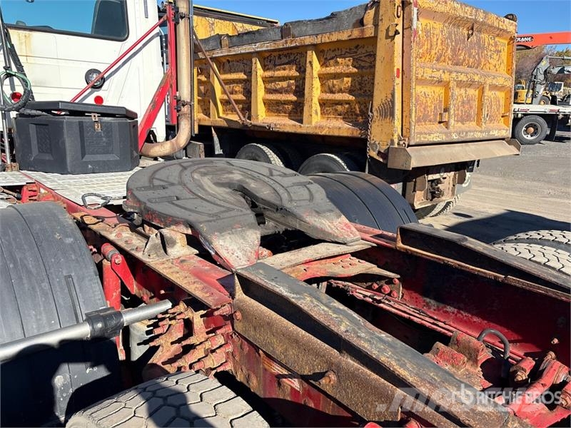 Mack CXU613 Tracteur routier