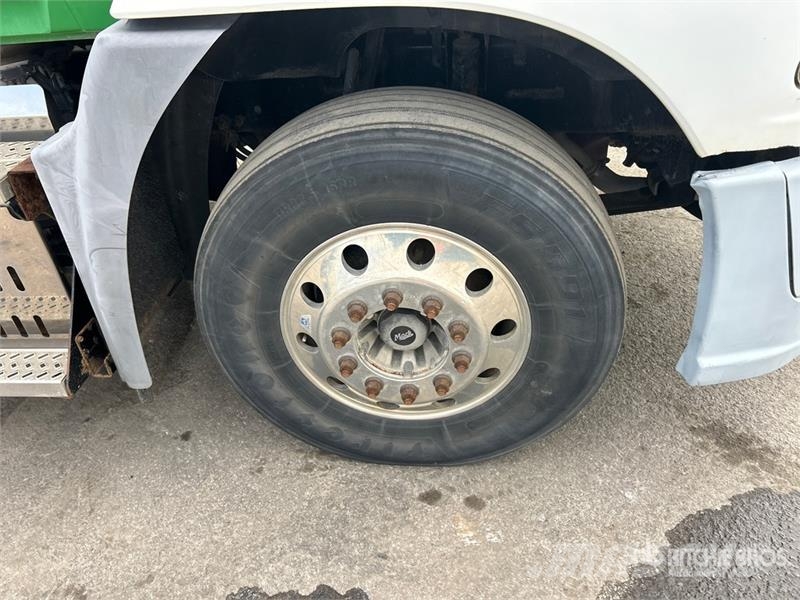 Mack CXU613 Vlačilci