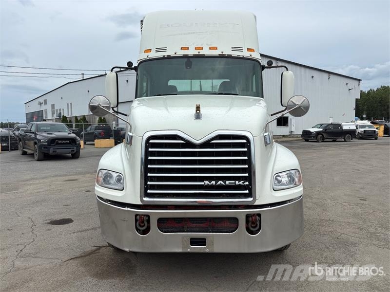 Mack CXU613 트랙터 유닛