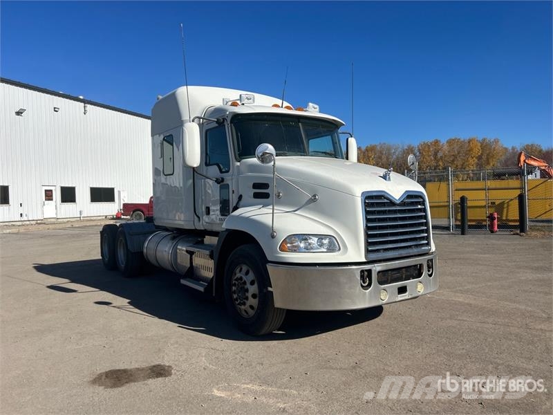 Mack CXU613 Tracteur routier