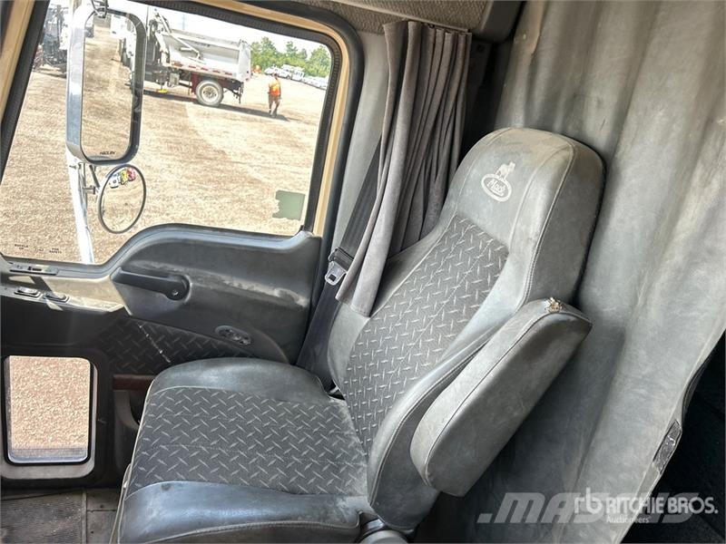 Mack CXU613 Autotractoare