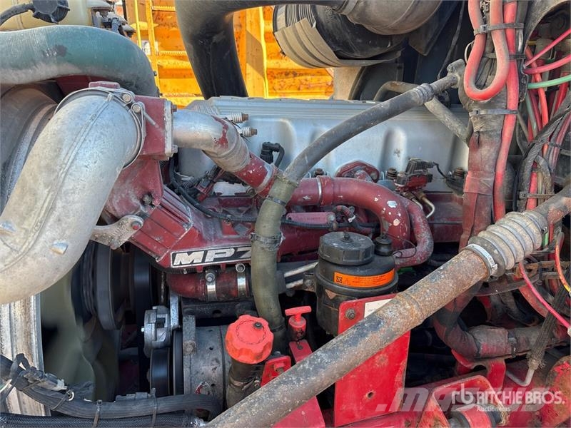 Mack CXU613 Tracteur routier