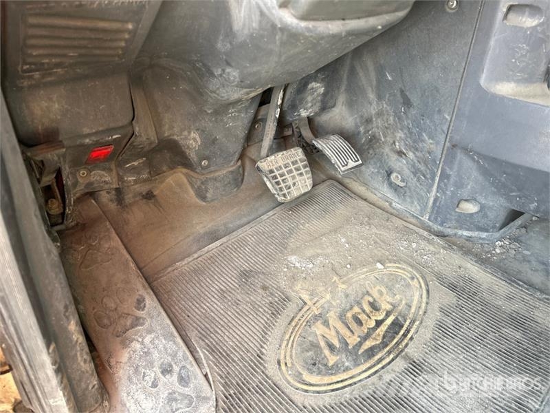 Mack CXU613 Autotractoare