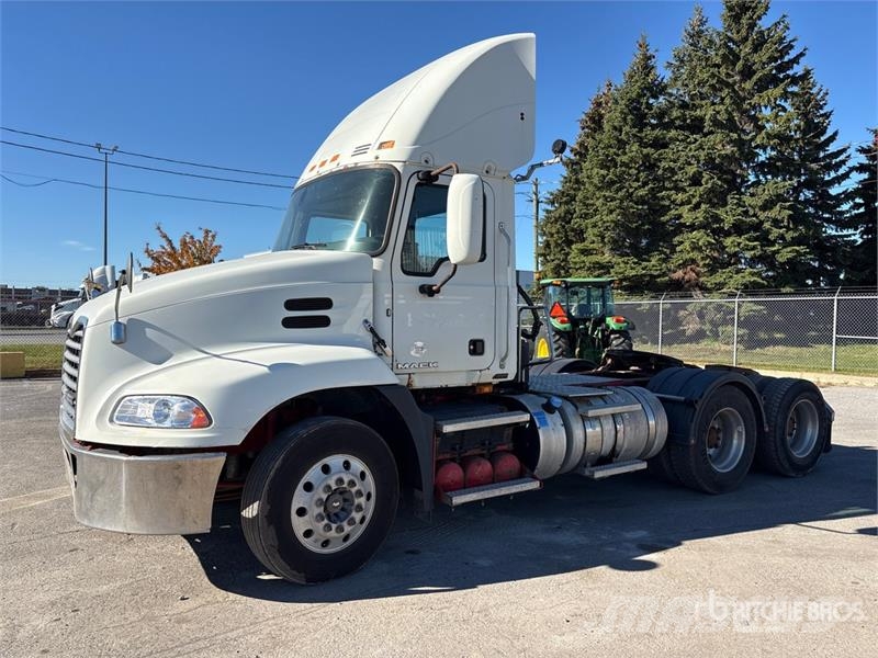 Mack CXU613 Tracteur routier