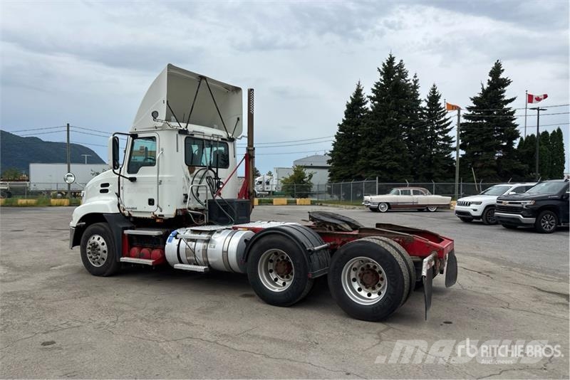 Mack CXU613 트랙터 유닛
