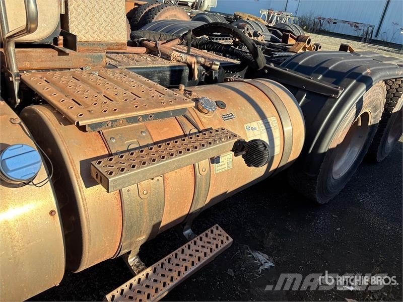 Mack CXU613 Tegljači