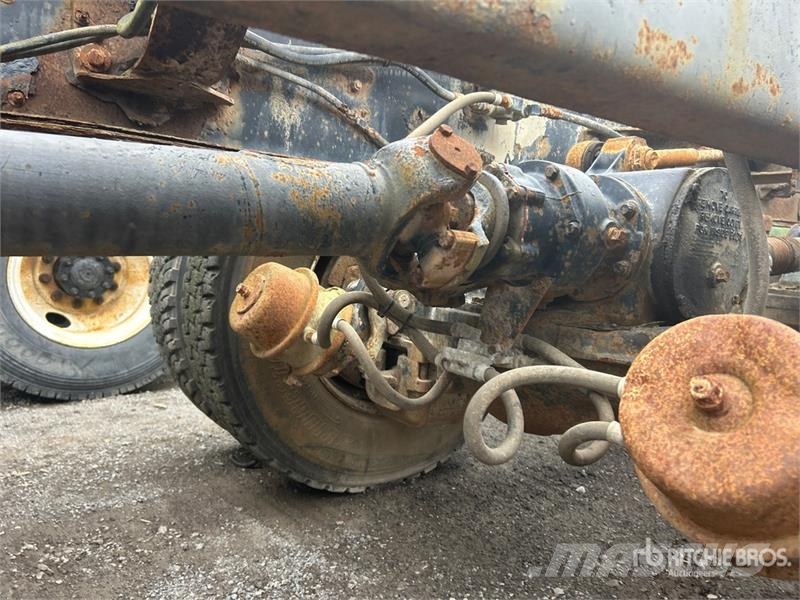 Mack DMM6866EX 6x6 Cab and Chassis (Inoperable) كابينة والداخلية