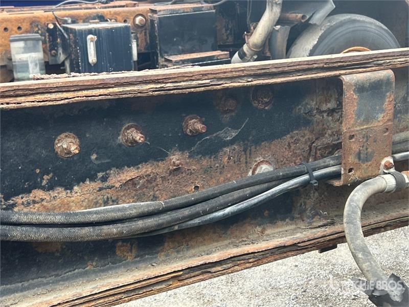 Mack DMM6866EX 6x6 Cab and Chassis (Inoperable) كابينة والداخلية