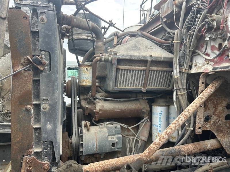 Mack DMM6866EX 6x6 Cab and Chassis (Inoperable) كابينة والداخلية