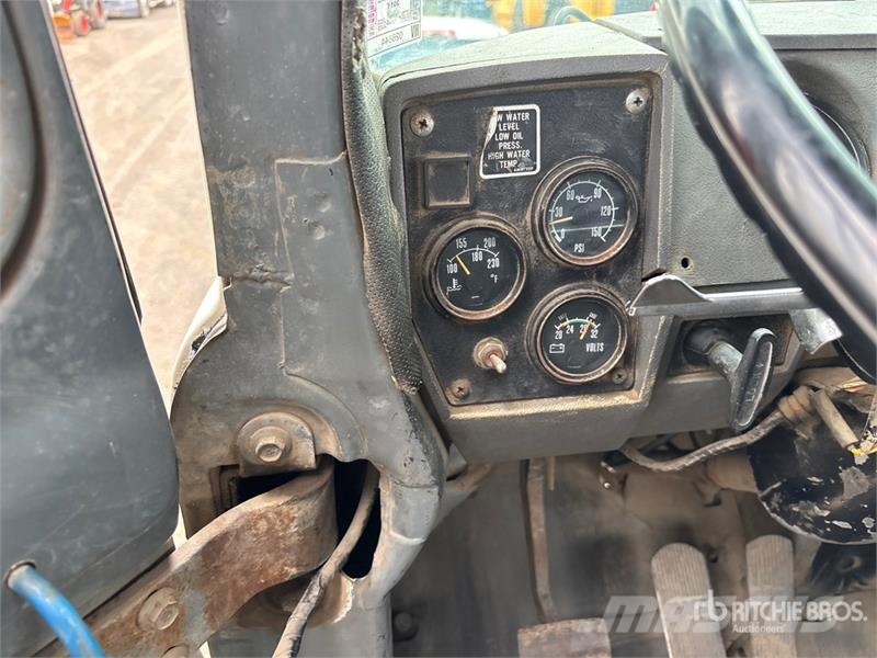 Mack DMM6866EX 6x6 Off-Highway T/A Dump Truck 傾卸式卡車