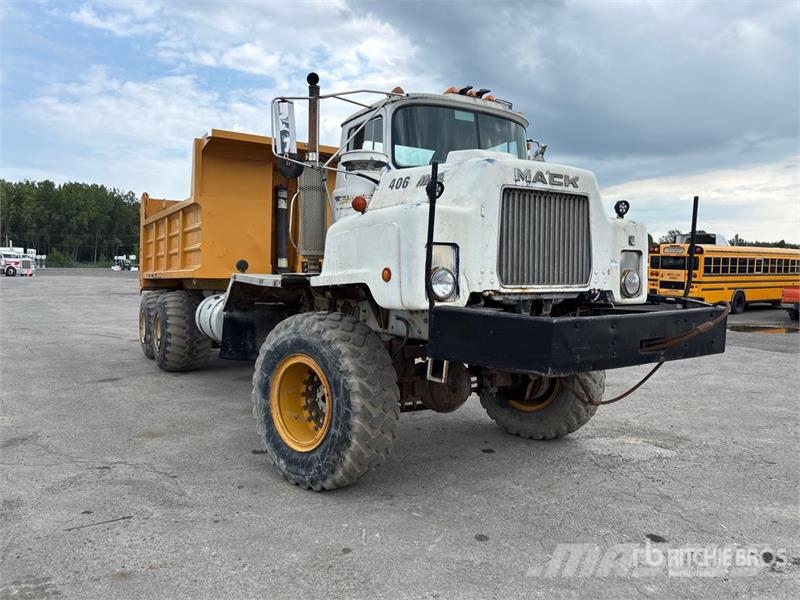 Mack DMM6866EX 6x6 Off-Highway T/A Dump Truck 傾卸式卡車