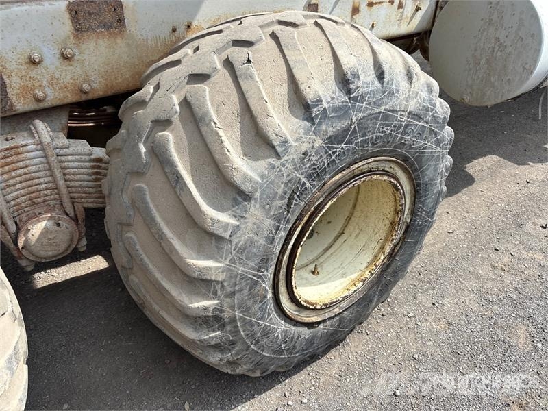 Mack DMM6866EX 6x6 Off-Highway T/A Dump Truck 傾卸式卡車