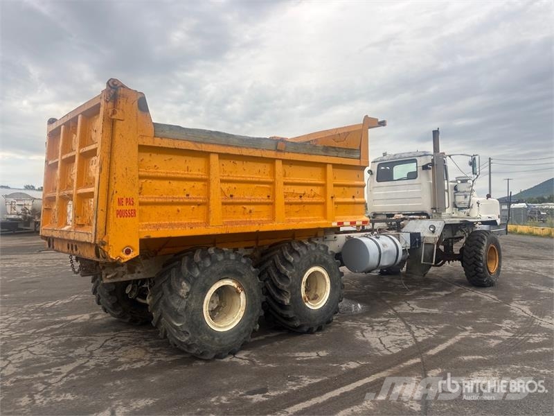 Mack DMM6906EX 6x6 Off-Highway T/A Dump Truck Lastbiler med tip