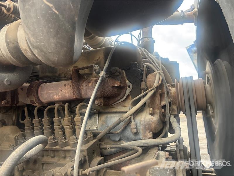 Mack DMM6906EX 6x6 Off-Highway T/A Dump Truck Lastbiler med tip