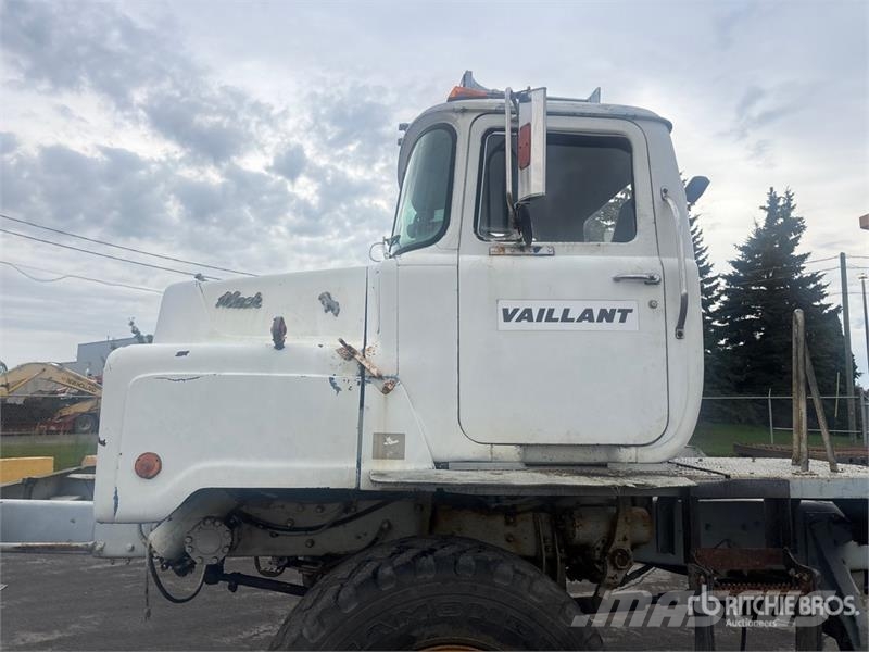 Mack DMM6906EX 6x6 Off-Highway T/A Dump Truck Lastbiler med tip