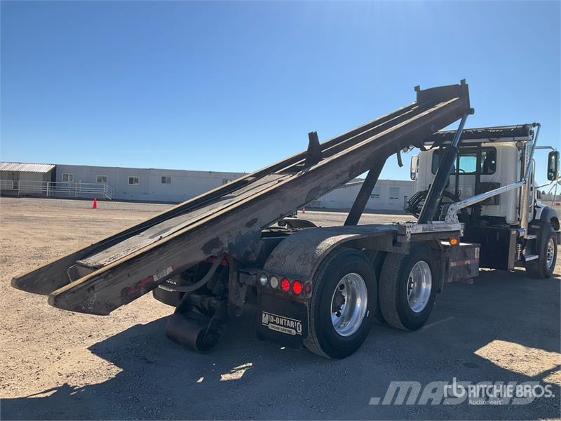 Mack GR64B 6x4 Roll-Off Truck Camion con cassone scarrabile
