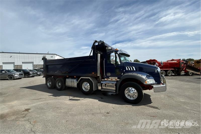 Mack GR64B 8x4 Twin-Steer T/A Dump Truck Camion ribaltabili