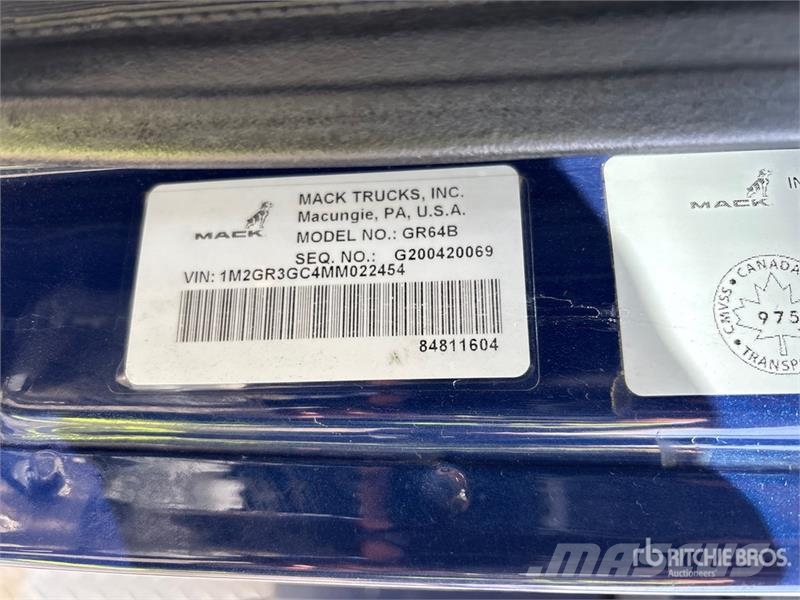 Mack GR64B 8x4 Twin-Steer T/A Dump Truck Kipper