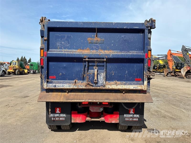 Mack GR64B 8x4 Twin-Steer T/A Dump Truck Kipper