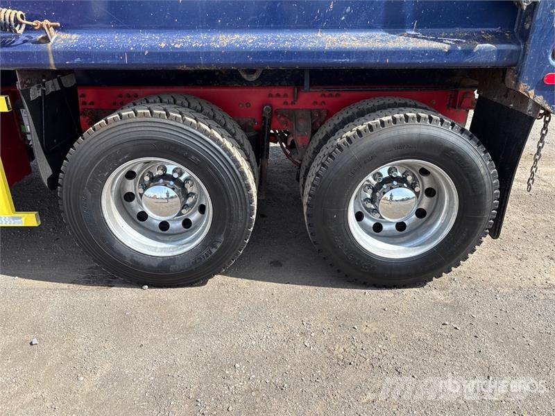 Mack GR64B 8x4 Twin-Steer T/A Dump Truck Kipper