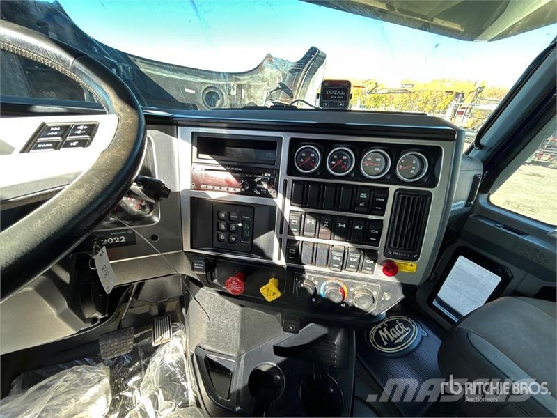 Mack GR64B 8x4 Twin-Steer T/A Dump Truck Tipper trucks
