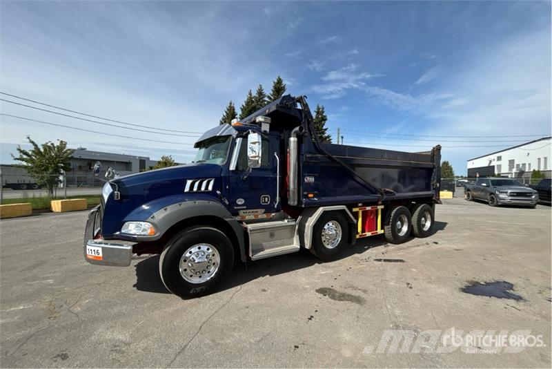 Mack GR64B 8x4 Twin-Steer T/A Dump Truck Camion ribaltabili