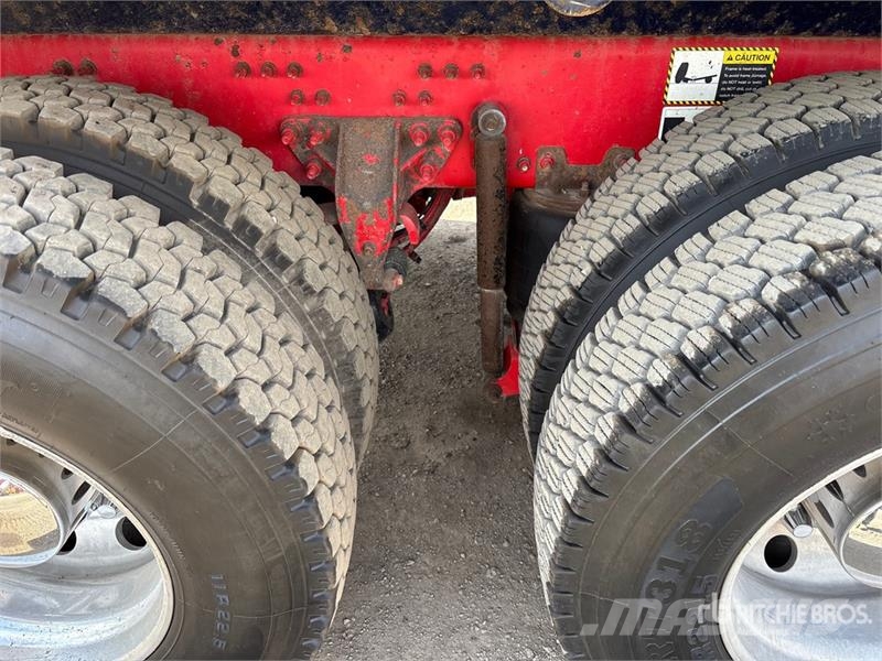 Mack GR64B 8x4 Twin-Steer T/A Dump Truck Kipper
