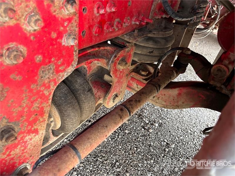 Mack GR64B 8x4 Twin-Steer T/A Dump Truck Kipper