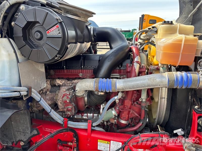 Mack GR64B 8x4 Twin-Steer T/A Dump Truck Kipper