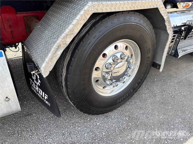 Mack GR64B 8x4 Twin-Steer T/A Dump Truck Kipper
