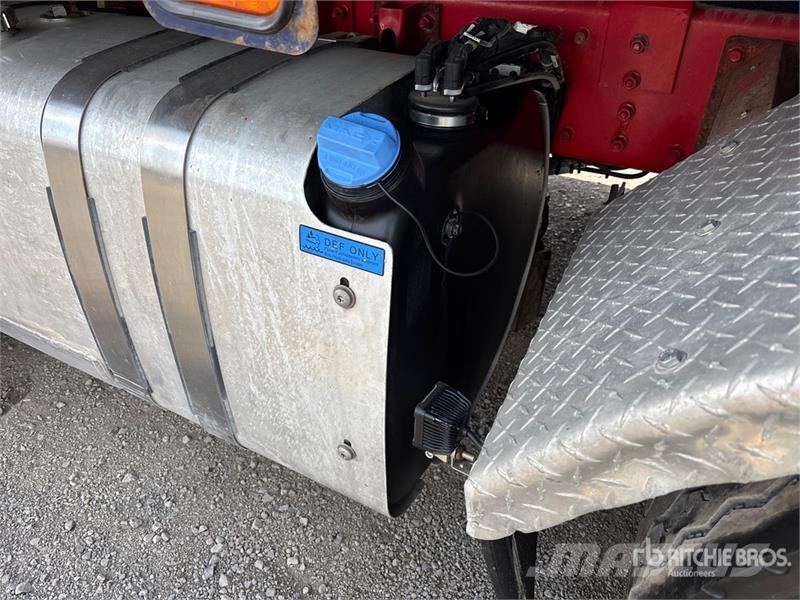 Mack GR64B 8x4 Twin-Steer T/A Dump Truck Kipper