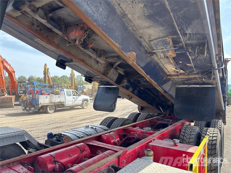 Mack GR64B 8x4 Twin-Steer T/A Dump Truck Kipper