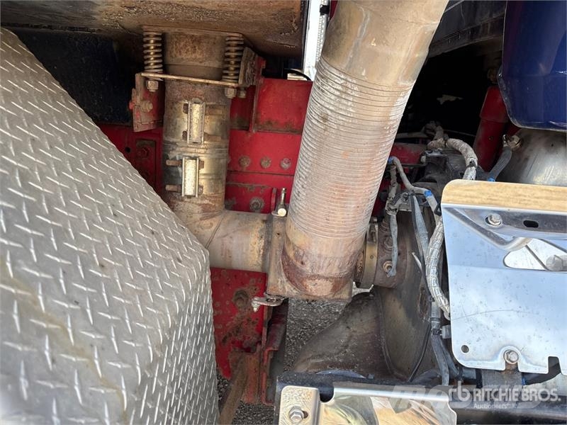 Mack GR64B 8x4 Twin-Steer T/A Dump Truck Kipper