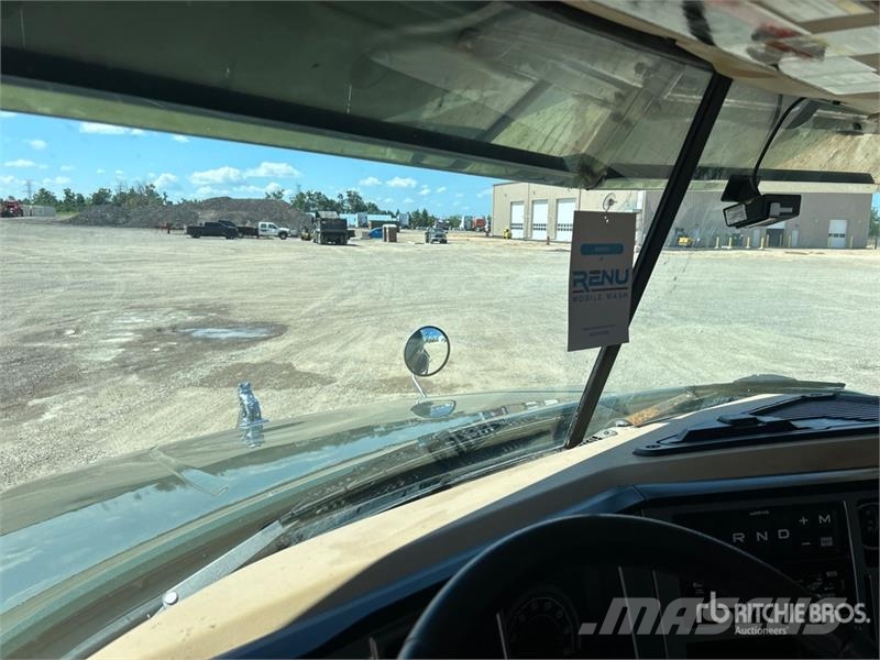 Mack GR64B Granite 8x4 Tri/A Dump Truck Kiper tovornjaki