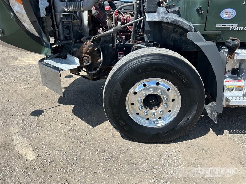 Mack GR64B Granite 8x4 Tri/A Dump Truck Kiper tovornjaki