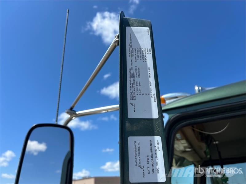 Mack GR64B Granite 8x4 Tri/A Dump Truck Kiper tovornjaki