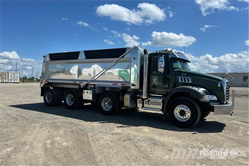 Mack GR64B Granite 8x4 Tri/A Dump Truck Kiper tovornjaki