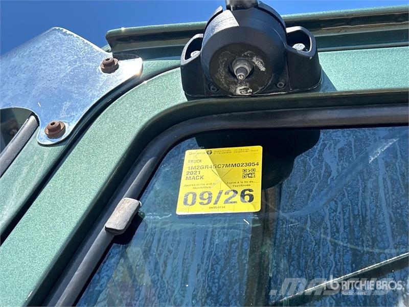 Mack GR64B Granite 8x4 Tri/A Dump Truck Kiper tovornjaki