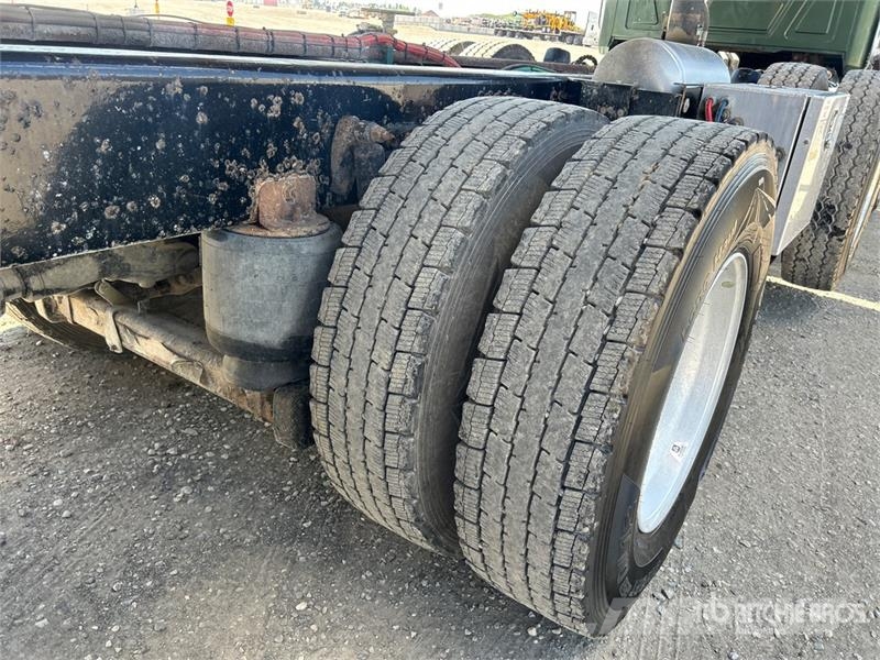 Mack GR64B Granite 8x4 Tri/A Dump Truck Kiper tovornjaki