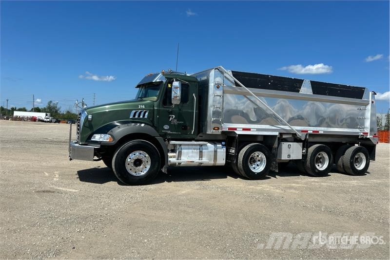 Mack GR64B Granite 8x4 Tri/A Dump Truck Kiper tovornjaki